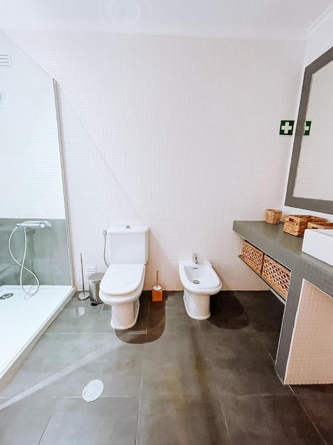 Appartamento Oursea - Sea View With Pool - Fully Renewed 2022 Albufeira Esterno foto